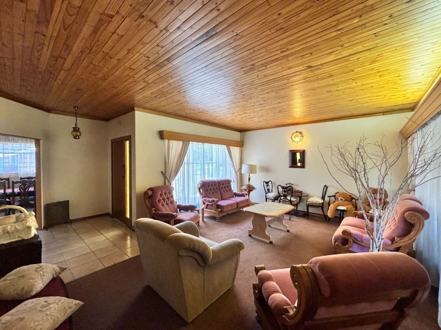 4 Bedroom Property for Sale in Flamwood North West